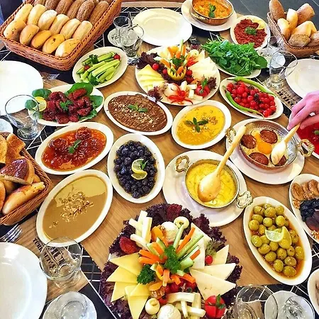 Cunda Roka Oda ve Kahvaltı *